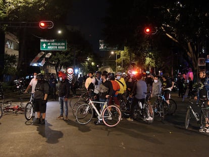 Ciclistas de diversas organizaciones, en una manifestación en Ciudad de México.