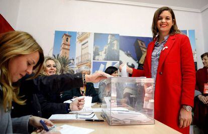 La concejal del PSPV-PSOE, Sandra G&oacute;mez, ejerciendo en el voto en las primarias que ha ganado. 