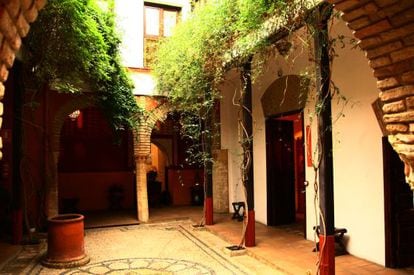 La Casa de Sefarad está enclavada en el mismo corazón de la Judería de Córdoba.