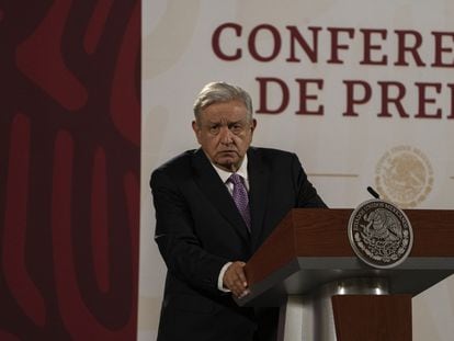 El presidente Andrés Manuel López Obrador durante su conferencia en Palacio Nacional este martes 15 de noviembre.