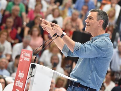 El presidente del Gobierno, Pedro Sánchez, en un acto de precampaña del PSOE en Murcia, este sábado.