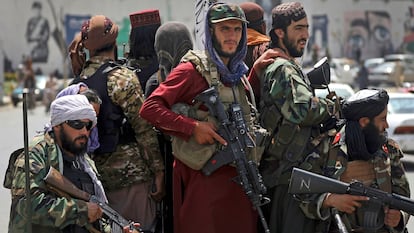 Los talibanes, fuertemente armados, patrullaban las calles de Kabul el pasado jueves.