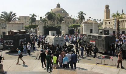 La entrada a la Universidad de El Cairo, con un fuerte despliegue policial, el pasado 12 de octubre