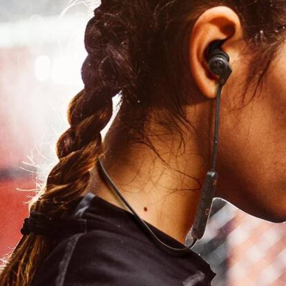 Disfruta de una experiencia de sonido inmersiva en cada entrenamiento.