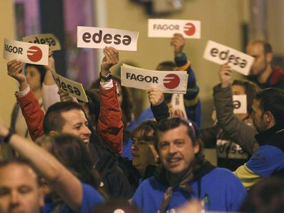 Manifestación de trabajadores de Fagor y Edesa por el cierre de las cooperativas.