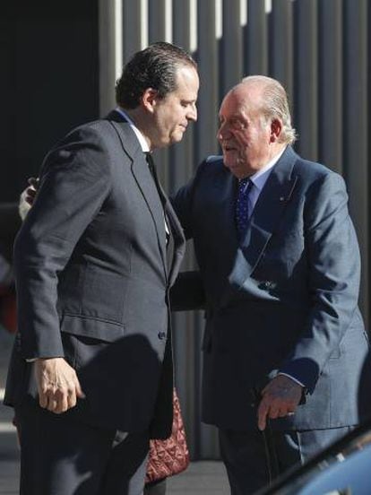 El rey emérito don Juan Carlos, en el funeral de Miguel Primo de Rivera y Urquijo, el pasado diciembre, en Madrid.