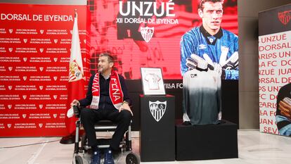 Juan Carlos Unzué, este domingo en el palco del Pizjuán.