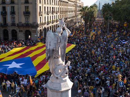 Un momento de la manifestación de la Diada de Cataluña, en Barcelona este domingo.