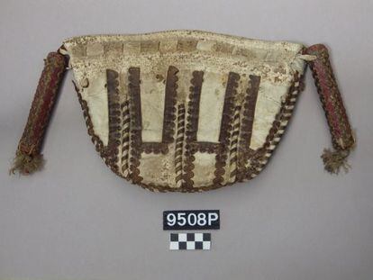 Una de las bolsas para guardar las pellofes conservada en el Museo de la Piel de Igualada.