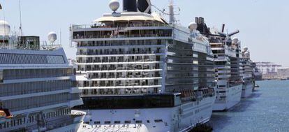 Cruceros en el puerto de Barcelona.