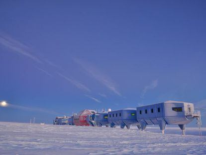La estaci&oacute;n cient&iacute;fica Halley VI, en el Polo Sur, se inaugur&oacute; el 28 de febrero con un prop&oacute;sito de eficiencia energ&eacute;tica.
