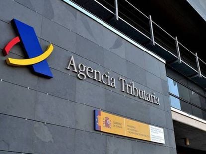 Fachada de una oficina de la Agencia Tributaria en Castilla y León.