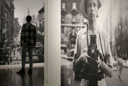 Una fotografía de Vivian Maier que se muestra en Tabakalera.