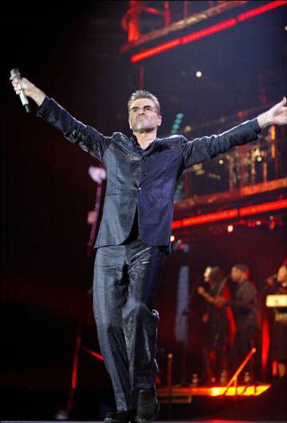 George Michael, en un concierto en Stuttgart, Alemania, el 20 de diciembre de 2006.