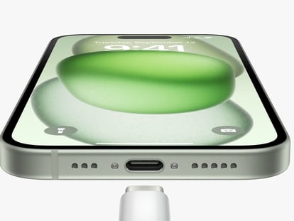 El iPhone 15, presentado el pasado 12 de septiembre, es el primer teléfono de Apple que incluye un puerto USB-C.