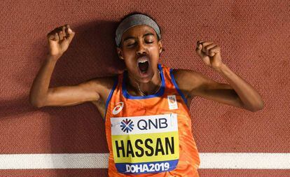 Sifan Hassan celebrando la victoria del 1.500 en Doha 2019.