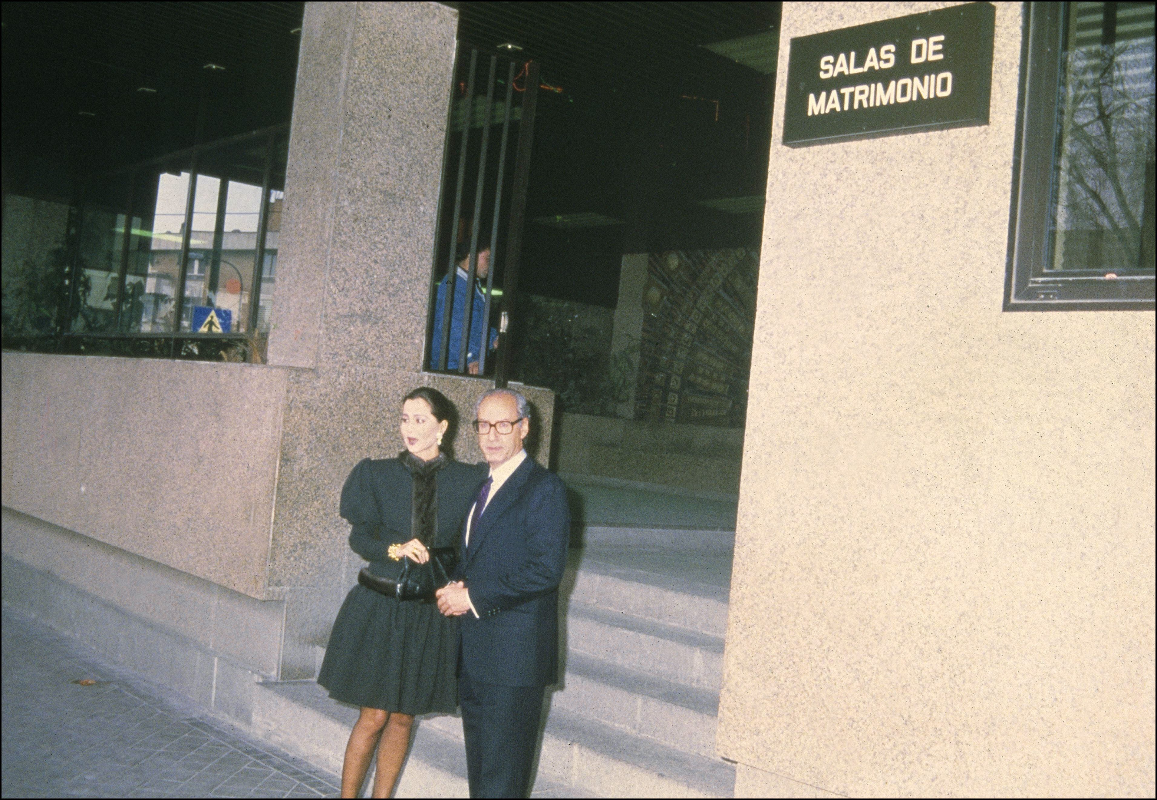 Isabel Preysler y Miguel Boyer en el día de su boda, en enero de 1988 en Madrid.