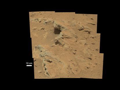 Durante este año, el robot de la NASA ha hallado evidencia de un antiguo arroyo que habría fluido en Marte.