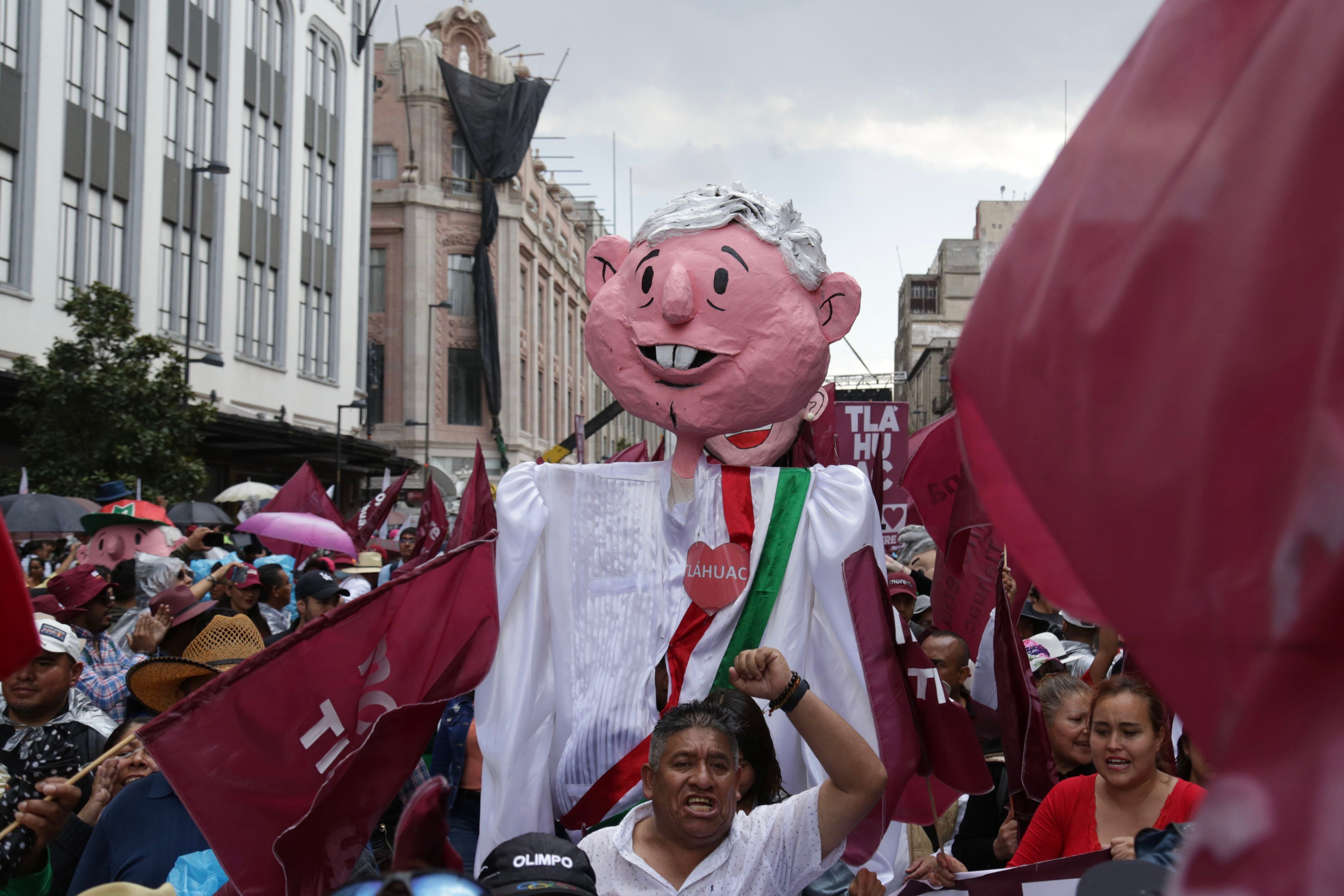 Vista general del Zócalo de Ciudad de México el día 18 de marzo de 2023. El presidente López Obrador convocó a sus seguidores a un mitin político en conmemoración de la expropiación petrolera en México.