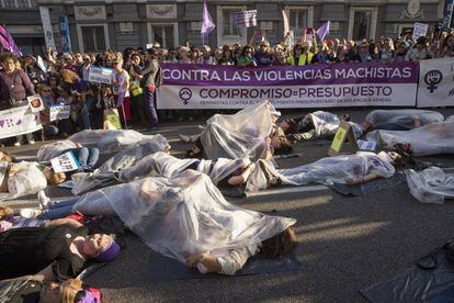 Protesta per la falta de pressupostos per al pacte d'Estat contra la violència de gènere, al maig.