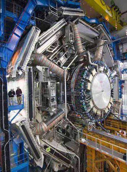 Montaje del detector ATLAS del acelerador de partículas LHC.