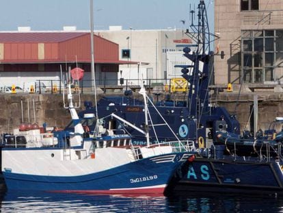 El pesquero 'Sempre Cacharelos', retenido en el marco de la macrooperación contra el narcotráfico / En vídeo, Manuel Charlín queda en libertad (ATLAS)