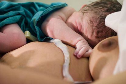Un reci&eacute;n nacido por parto nutural en un centro hospitalario. 