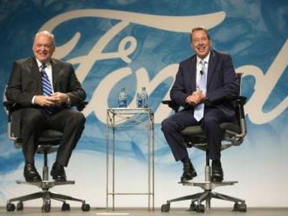 Bill Ford (derecha) junto a Jim Hackett en la presentaci&oacute;n de este &uacute;ltimo como nuevo consejero delegado. 