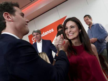 Lorena Roldán, nueva líder de Ciudadanos en Cataluña, junto a Albert Rivera.