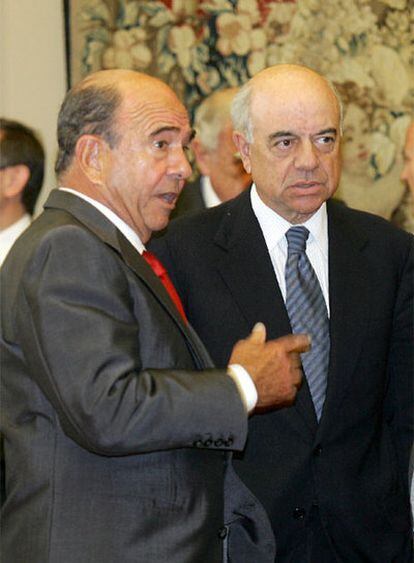 Los presidentes del Santander, Emilio Botín, y BBVA, Francisco González.
