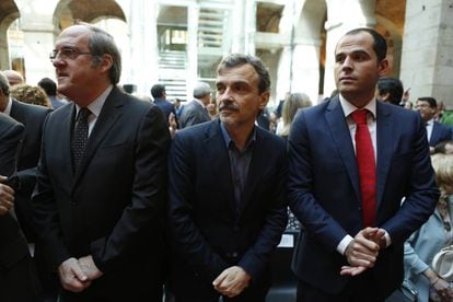 De izquierda a derecha, los portavoces en la Asamblea &Aacute;ngel Gabilondo (PSOE), Jos&eacute; Manuel L&oacute;pez (Podemos) y Ignacio Aguado (Ciudadanos).