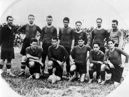 Equipo del Barcelona, campeón de la Liga española en 1929. Paulino Alcántara (EFE).