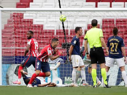 Luis Suárez celebra el gol de la remontada ante Osasuna este domingo en el Wanda Metropolitano.