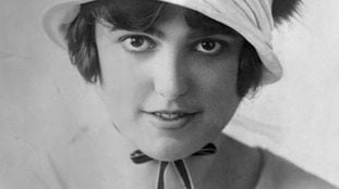 Retrato de Virginia Rappe, la actriz que falleció en una fiesta en 1921 y de cuya muerte se acusó sin pruebas a la estrella Fatty Arbuckle.