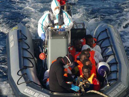Rescate de inmigrantes en el mar Mediterráneo