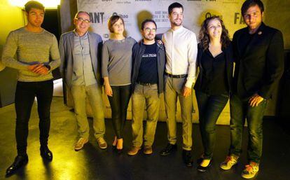 El equipo de 'Asesinos inocentes' este jueves en la presentación de la película en Bilbao. 