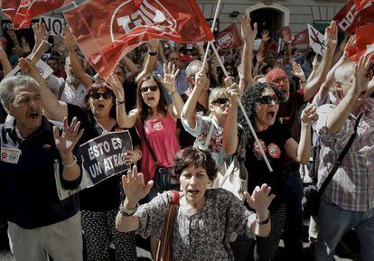 Concentración de funcionarios, el día 27 frente a la sede del Ministerio de Economía, en Madrid.