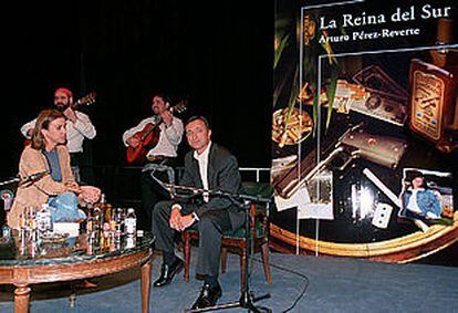 Arturo Pérez-Reverte y Carmen Posadas, en el Círculo de Bellas Artes.