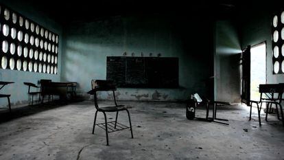 As&iacute; est&aacute; la escuela de Tranquilandia, abandonada despu&eacute;s de los desalojos.