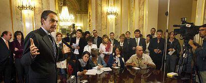 El presidente del Gobierno, José Luis Rodríguez Zapatero, en la rueda de prensa posterior al debate presupuestario, en Madrid.