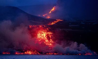 llegada de la lava al mar