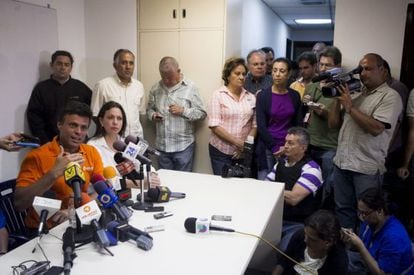 Leopoldo Lopez y María Corina Machado durante la rueda de prensa convocada esta tarde en Caracas.