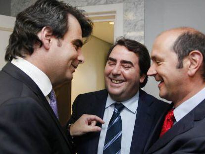 Diego Calvo junto al presidente de la Diputaci&oacute;n de Pontevedra y el alcalde de A Coru&ntilde;a 