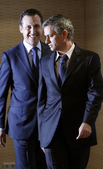 Valdano y Mourinho, en la presentación del segundo como técnico.