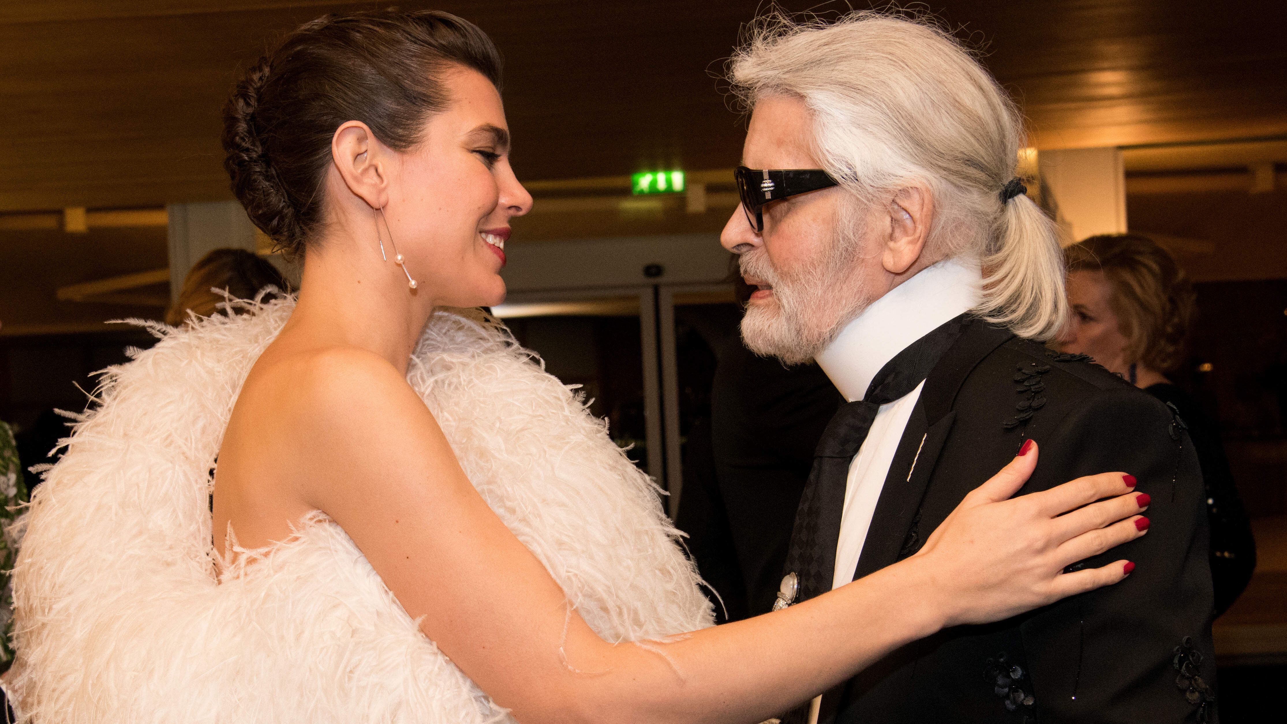 Carlota Casiraghi y el diseñador Karl Lagerfeld en el Baile de la Rosa celebrado en Mónaco en marzo de 2018.