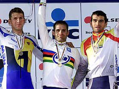 El alemán Rich (plata), a la izquierda; Botero (oro), en el centro, e Igor González de Galdeano (bronce).
