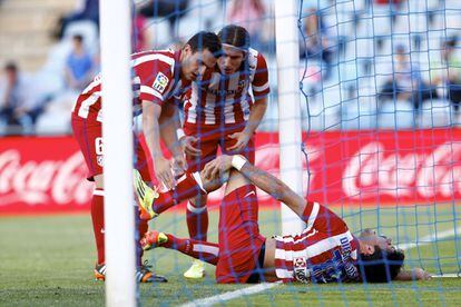 Secuencia del golpe que sufrió Diego Costa tras marcar gol.
