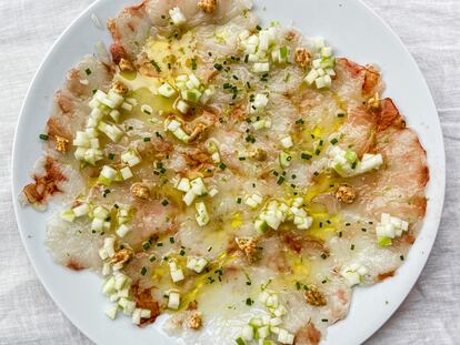 This shrimp carpaccio has lime