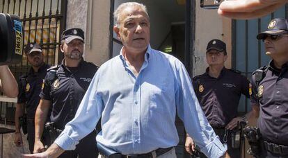 Ángel Ojeda sale de los juzgados de Cádiz el 6 de agosto.