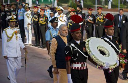 El primer ministro Narendra Modi, en un homenaje a los soldados que fallecieron en la Primera Guerra mundial, este martes en Nueva Delhi.